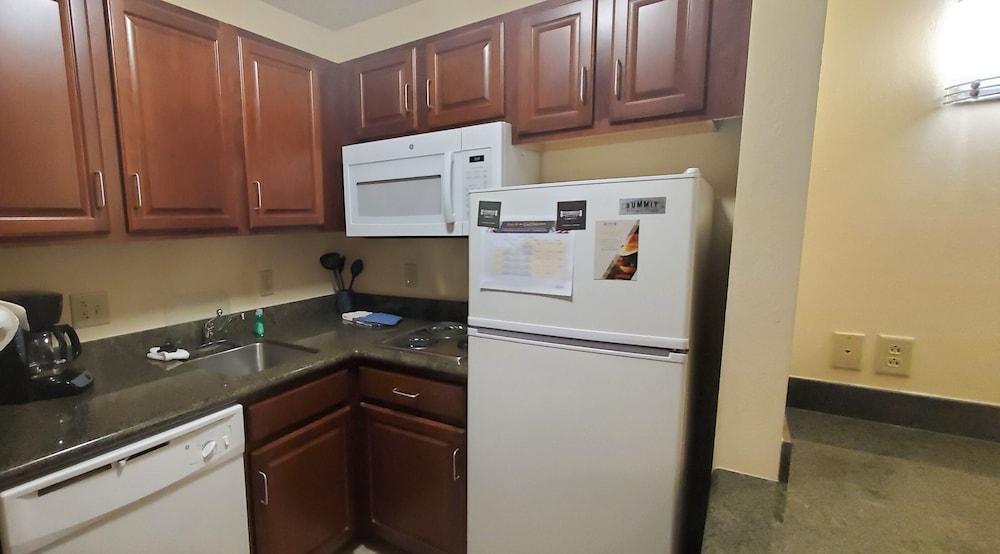Staybridge Suites Rochester University By Ihg Экстерьер фото